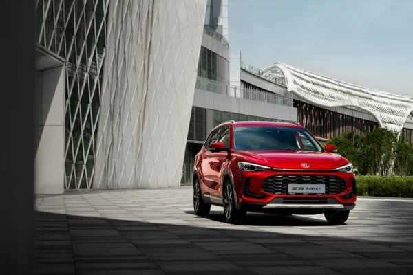 MG Motor Nueva ZS Excite CVT