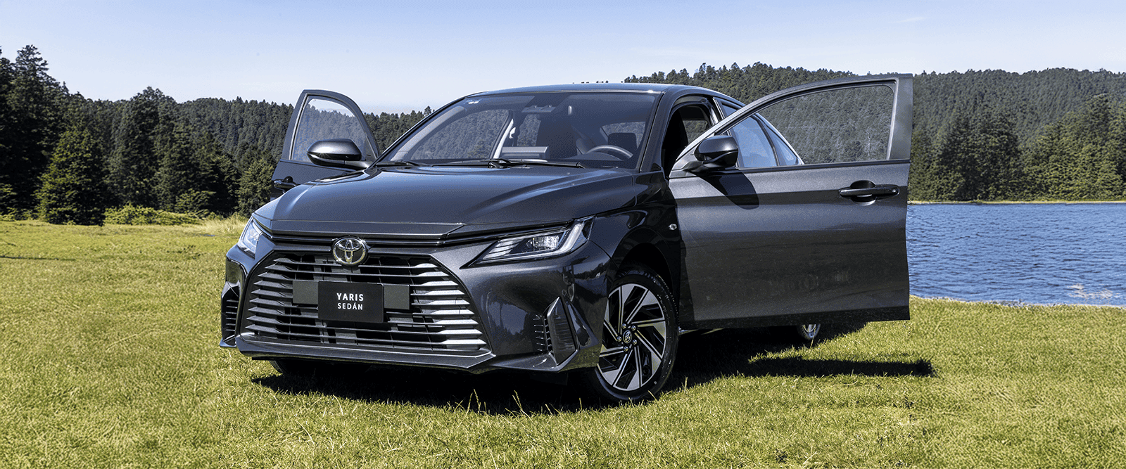 Toyota Yaris Sedán HEV S CVT
