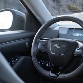 Ford Mustang Mach-E Select 2026 completo