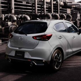 Mazda Mazda2 Hatchback Signature completo