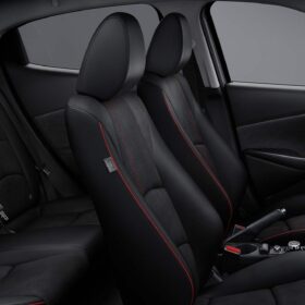 Mazda Mazda2 Hatchback Signature completo