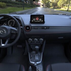 Mazda Mazda2 Sedán i completo