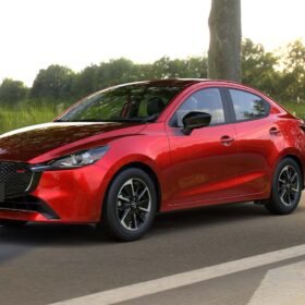 Mazda Mazda2 Sedán i completo