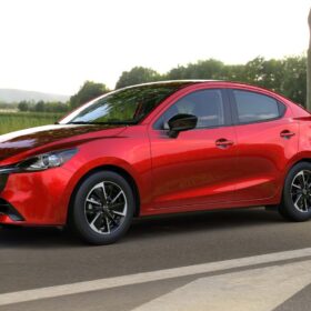 Mazda Mazda2 Sedán i completo