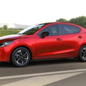 Mazda Mazda2 Sedán i completo