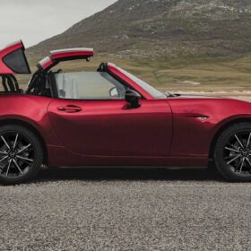 Mazda MX-5 RF i Grand Touring completo