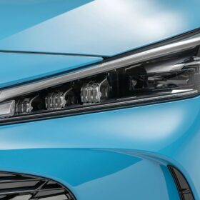 MG Motor HS PHEV Trophy AT completo