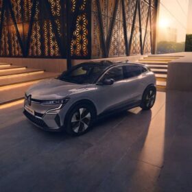 Renault Mégane E-Tech Base completo