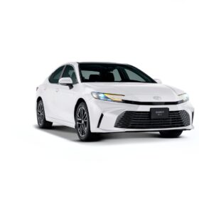 Toyota Camry HEV LE HEV completo