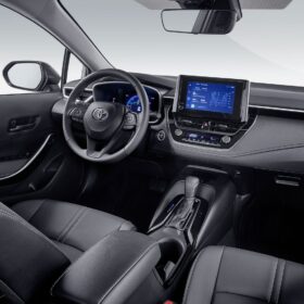 Toyota Corolla HEV LE HEV completo