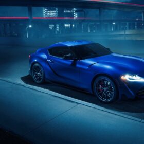 Toyota GR Supra Color Especial Azul completo