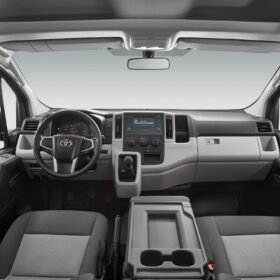 Toyota HiAce 12 Pasajeros completo