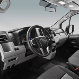Toyota HiAce 12 Pasajeros completo