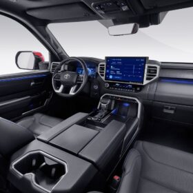 Toyota Tundra HEV Platinum HEV completo