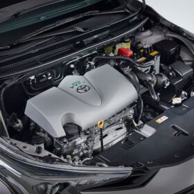Toyota Yaris Hatchback S CVT completo