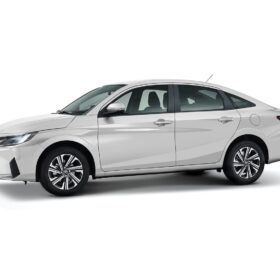 Toyota Yaris Sedán Base CVT completo